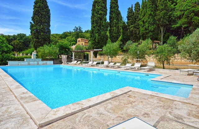 Nice apartment for 8 guests with pool and parking