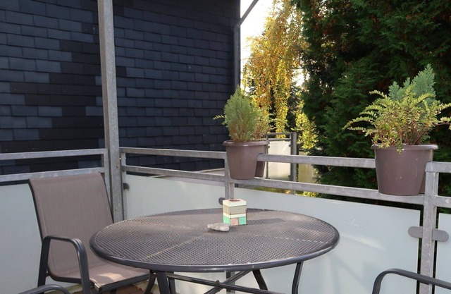 Nice apartment in villa for 8 guests with WIFI, TV, balcony, pets allowed and parking