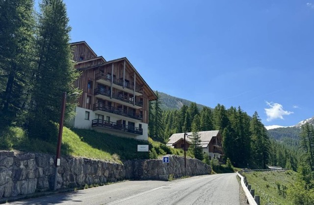 Nice apartment 6/8 pers in the heart of Les Orres 1800, 42m2, Mountain view, Swimming pool, Jacuzzi