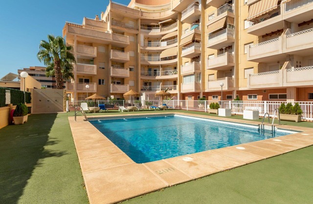 Nice apartment for 4 guests with A/C, WIFI, pool, TV, terrace and pets allowed