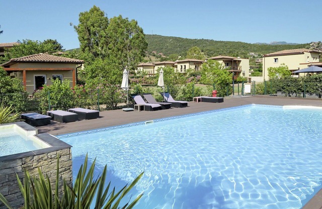 Nice apartment for 4 guests with pool, A/C, WIFI, TV, terrace and pets allowed