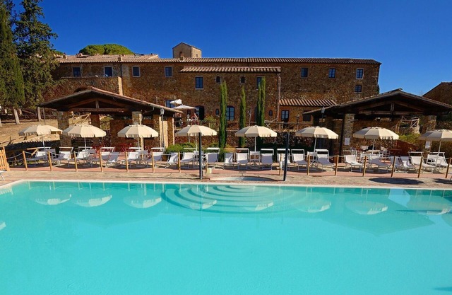 Nice apartment for 3 people with A/C, pool, TV and panoramic view