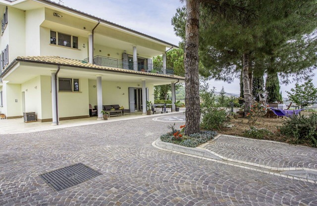 Nice apartment for 4 guests with WIFI, A/C, TV, terrace, pets allowed and panoramic view