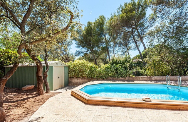 Nice apartment for 4 people with WIFI, pool, TV, patio and pets allowed