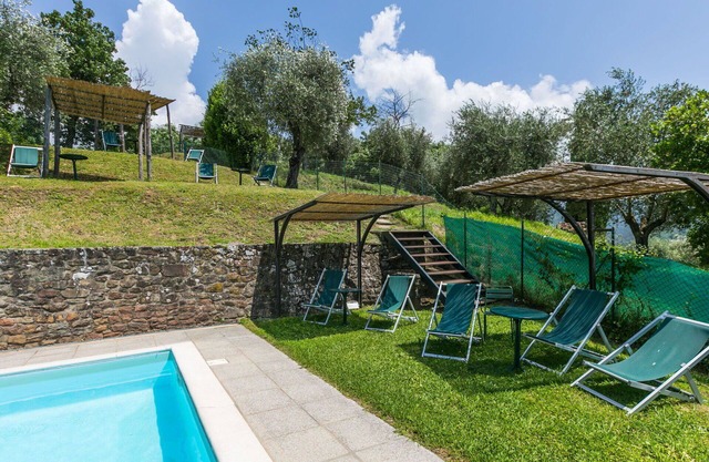 Nice apartment for 4 people with WIFI, pool, patio and pets allowed
