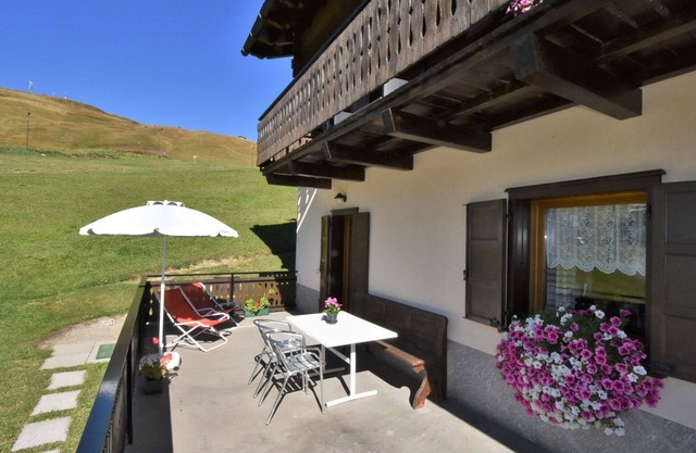 Nice apartment for 4 people with WIFI, TV, terrace and parking