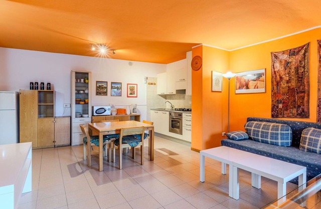 Nice apartment for 4 people with TV, patio and pets allowed