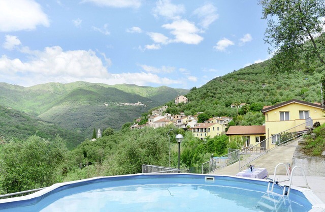 Nice apartment for 6 guests with pool, TV, terrace, pets allowed and panoramic view