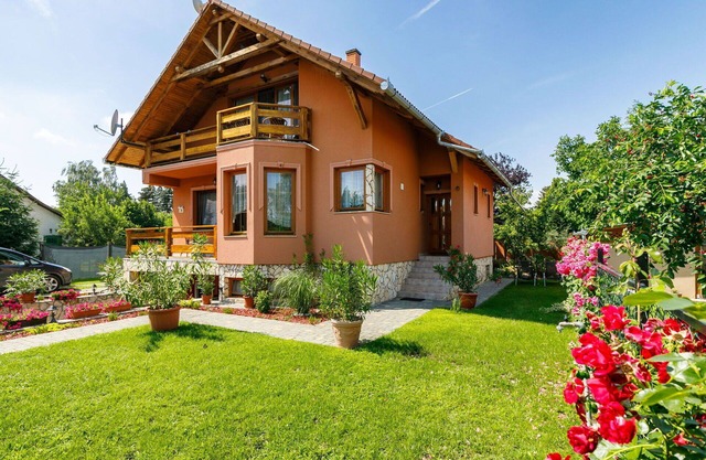 Nice apartment for 6 people with WIFI, A/C, TV and patio