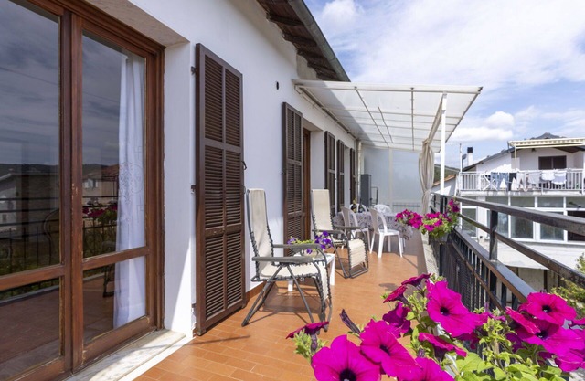 Nice apartment for 6 people with WIFI, balcony and panoramic view