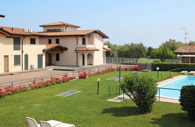 Nice apartment for 7 people with A/C, WIFI, pool, TV, patio and pets allowed