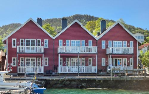 Nice Apartment In Auklandshamn