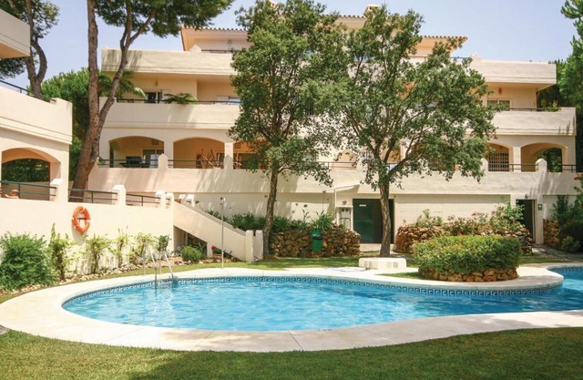Nice apartment in Cabopino with 2 Bedrooms, WiFi and Outdoor swimming pool