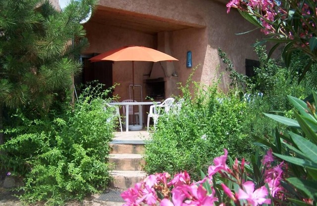 Nice apartment in Villa 800 meters from the beach
