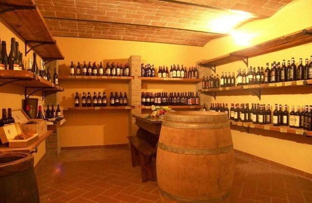 Nice apartment in villa for 6 guests with pool, WIFI, patio and panoramic view