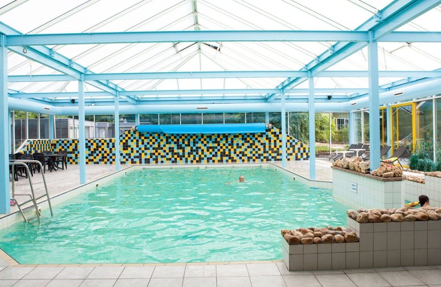 Nice apartment in villa for 6 people with pool, WIFI, TV and terrace