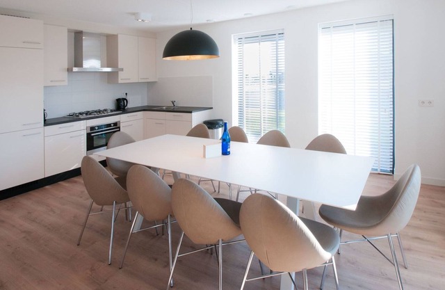 Nice apartment in villa for 10 guests with hot tub, WIFI, TV and parking