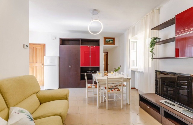 Nice apartment with A/C, WIFI, TV, terrace and panoramic view, close to Porto Recanati