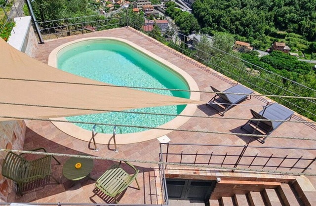 Nice apartment with private pool, WIFI, terrace, pets allowed, panoramic view, close to Portofino