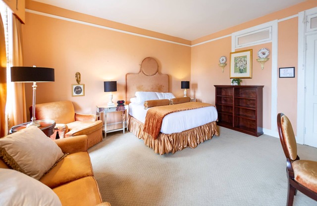 Nice + Cozy Studio in Durham, steps away from Duke