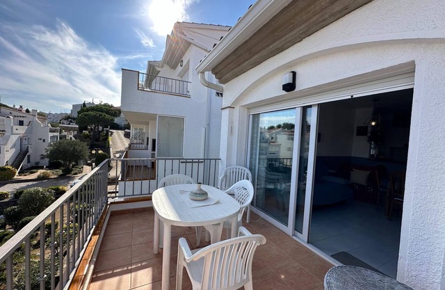 Nice flat with pool and mountain view AV-28