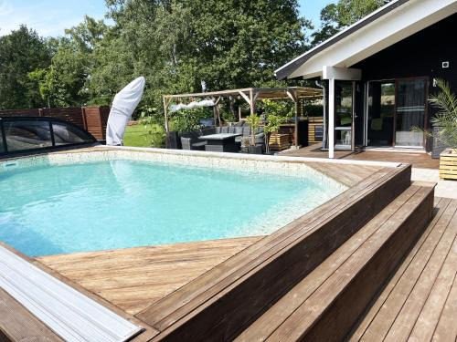 Nice holiday home with outdoor pool in Lottorp, Oland