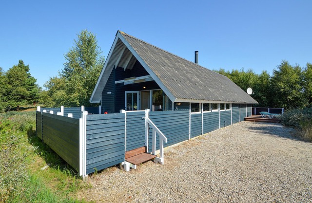 Nice home in Rømø with kitchen