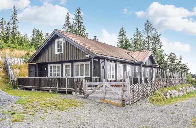 Nice Home In Sjusjøen With Sauna