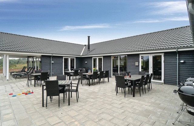 Nice home in Spøttrup with sauna