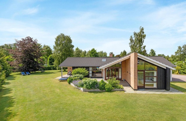 Nice home in Væggerløse with sauna