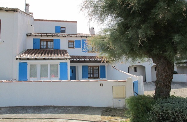 .NICE LUMINOUS APARTMENT IN VILLA STE MARIE DE LA MER