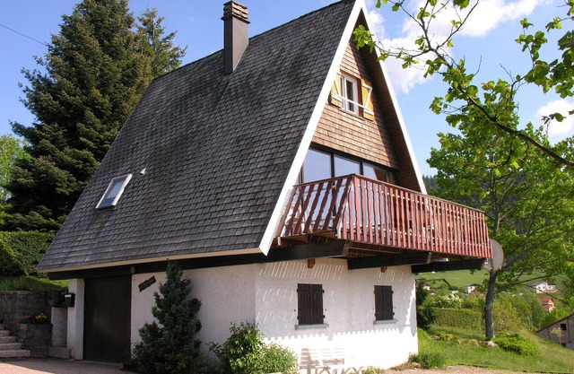 Nice mountain chalet with beautiful view of the lake Close to the ski slopes