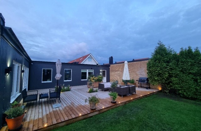 Nice part of townhouse with patio & near the sea