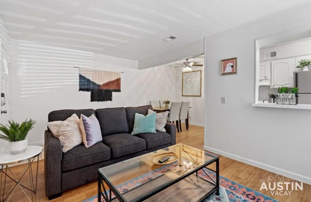Nice Quiet Downtown Apt Pool Free Parking