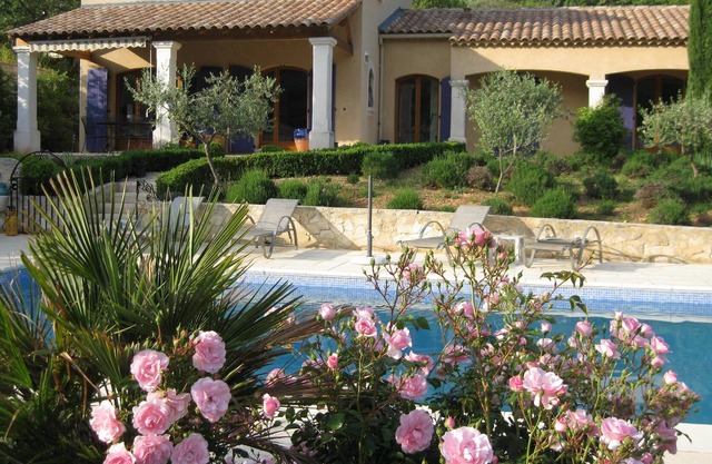 Nice recent house with garden and view in the Provence.