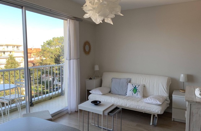 Nice studio for 2 people in Arcachon with pool view - 100 m from the beach