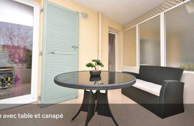 nice studio well located with terrace
