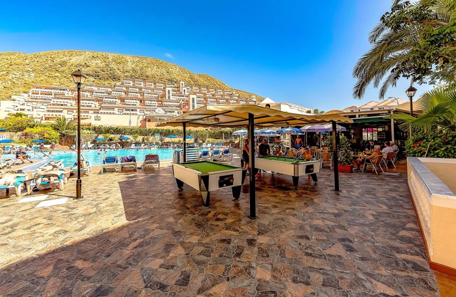 Nice studio with heated swimming pool, high speed WiFi, excelent for couples.