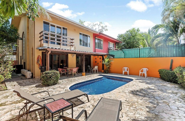 Nicely priced duplex in Surfside with private pool and AC in every room