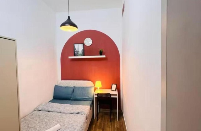 Niche Double Partition Room in Tecom Near Metro