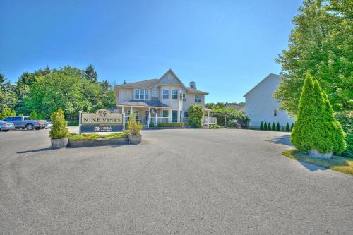 Nine Vines Hotel