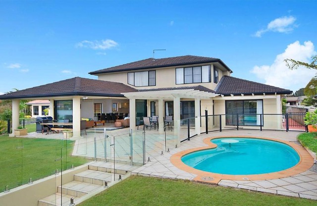 Nirvana Waters - Waterfront with Pool
