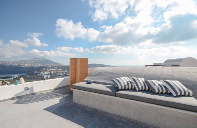 Nissos House 2BR-Rooftop Lounge+Caldera View