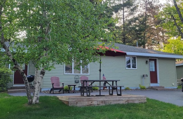 Nitschke's Resort Cabin #7 - Pet Friendly