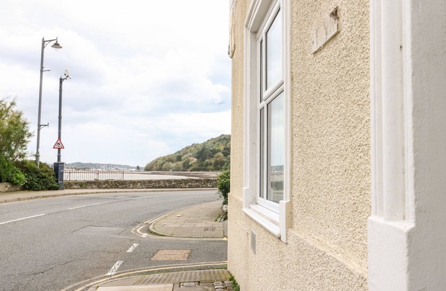 NO 62, family friendly, character holiday cottage in Beaumaris