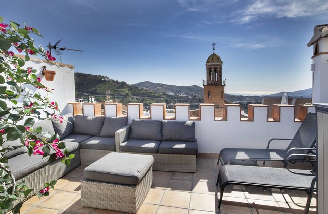 No 9 Competa - Townhouse villa with private pool