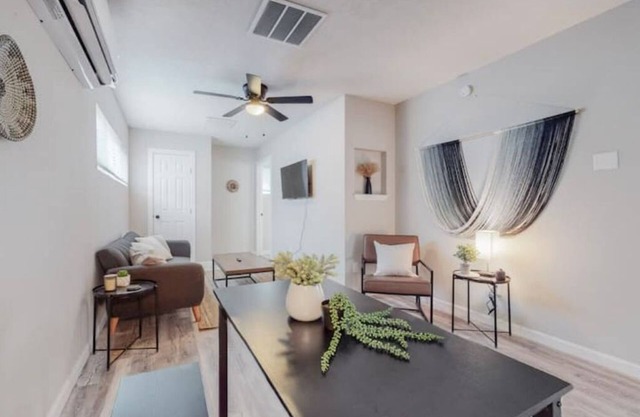 Nob Hill/UNM Luxury 2 Bedroom House w/King Beds