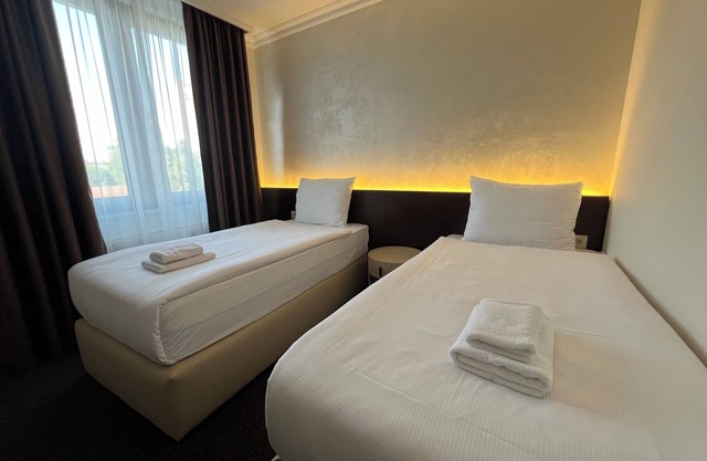 Nobel West Hotel