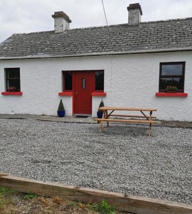 Nomad's Cottage and Yurt