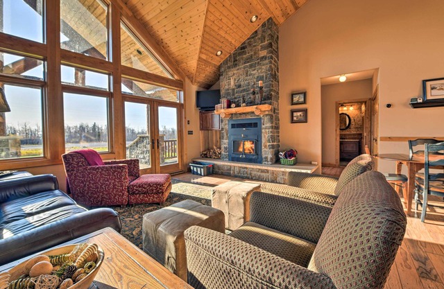 North Shore Cabin w/Fire Pit By Gooseberry Falls!